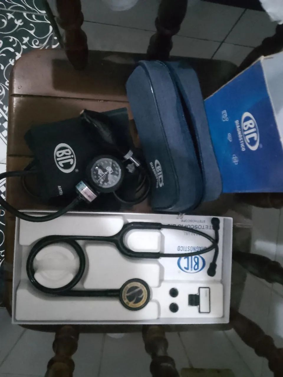 Combo Esfigmo e Estetoscópio BIC (preto/ arco íris) - Foto 2