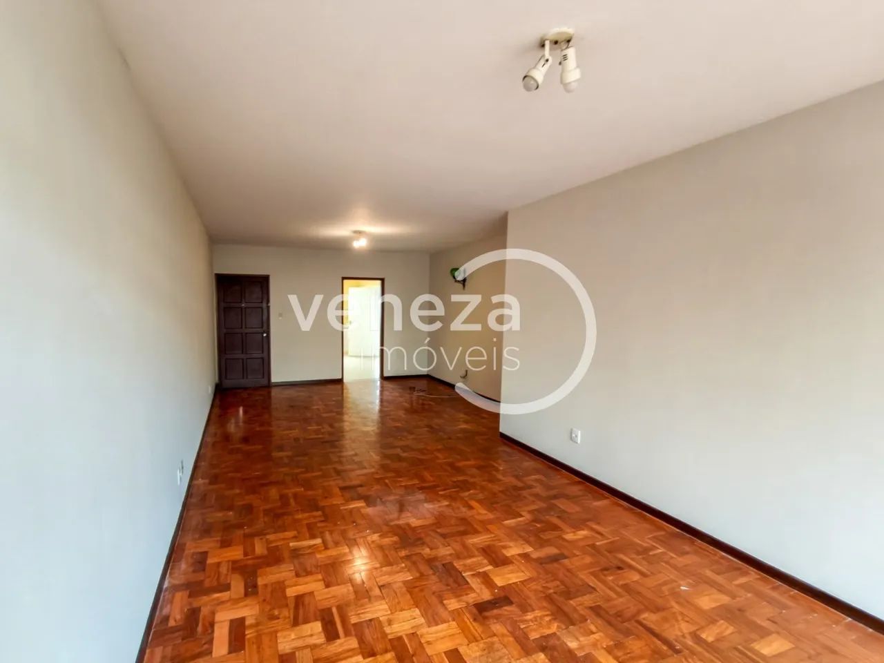 Apartamento para alugar com 3 quartos no Centro de Londrina - Foto 3