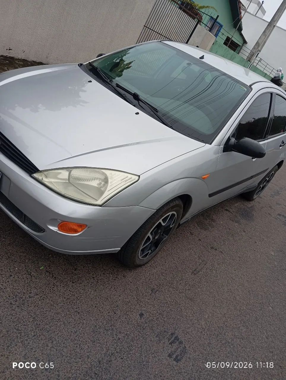 Ford Focus 1.8 16V 5P 2002