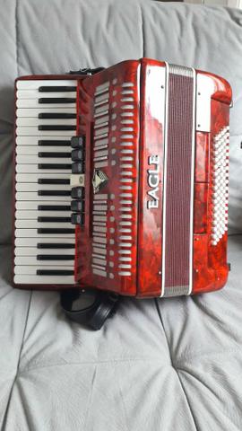 Sanfona Acordeon Eagle 80 baixos