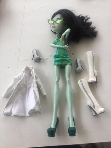Boneca monster high Scarah Screams
