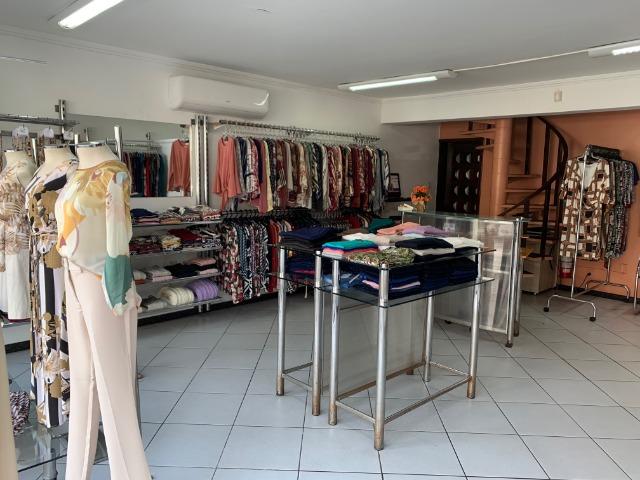 Vendo linda loja de roupas feminina no centro - Foto 3