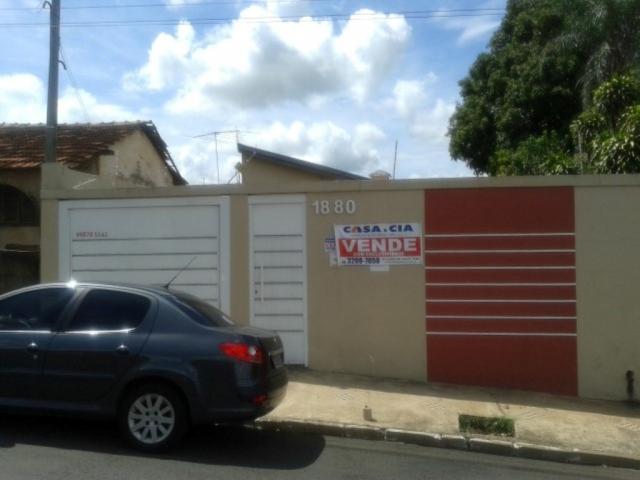 Casa com 2 dormitórios no Jardim Rosa Branca