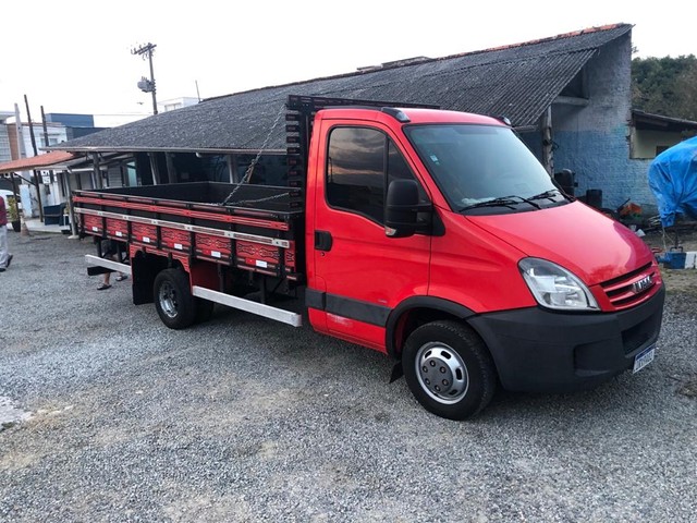 CAMINHÃO IVECO