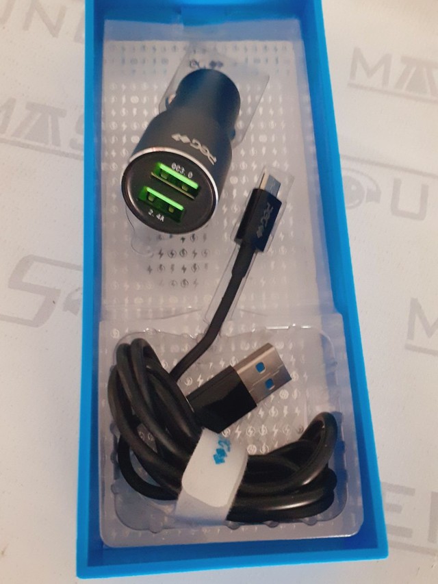 Kit carregador veicular. Com 2 entradas usb.cabo com entrada v8. Novo. - Foto 3