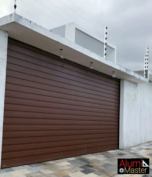 Portões/Portas/Janelas.