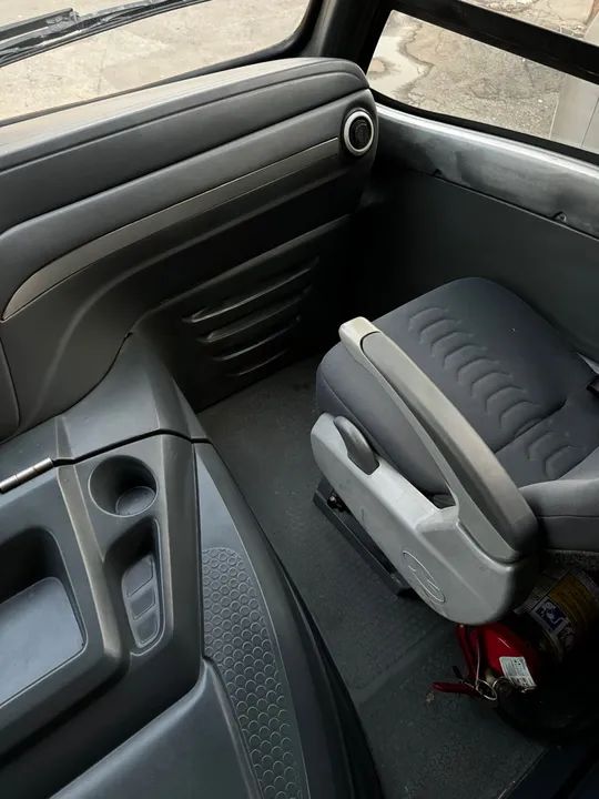 VOLARE DW9 executivo Mercedes-Benz LO 916 impecável! - Foto 9