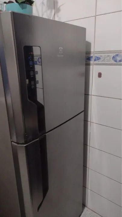 Geladeira INOX 412 litros Eletrolux maravilhosa 