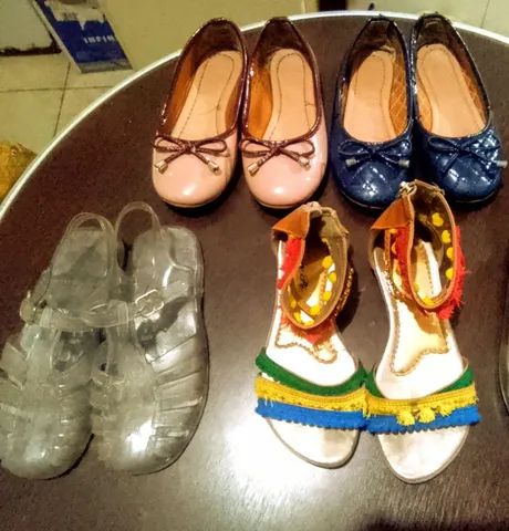 4 PARES INFANTIS n° 29. (Sandálias e sapatilhas). 50R$ todas. . - Foto 5