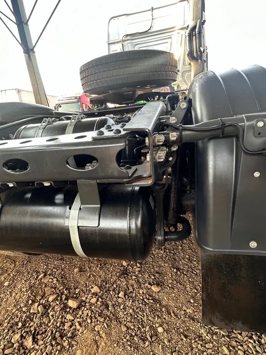 ACTROS 2651 6x4 ano 2022 com 67mil kms - Foto 9