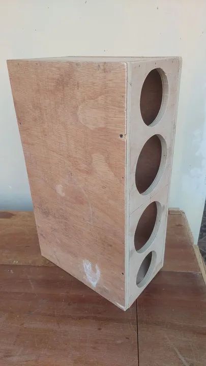 Caixa corneteira crua, 2 driver e 2 tweeter, longa, 60x35x18, pronta para pintura.