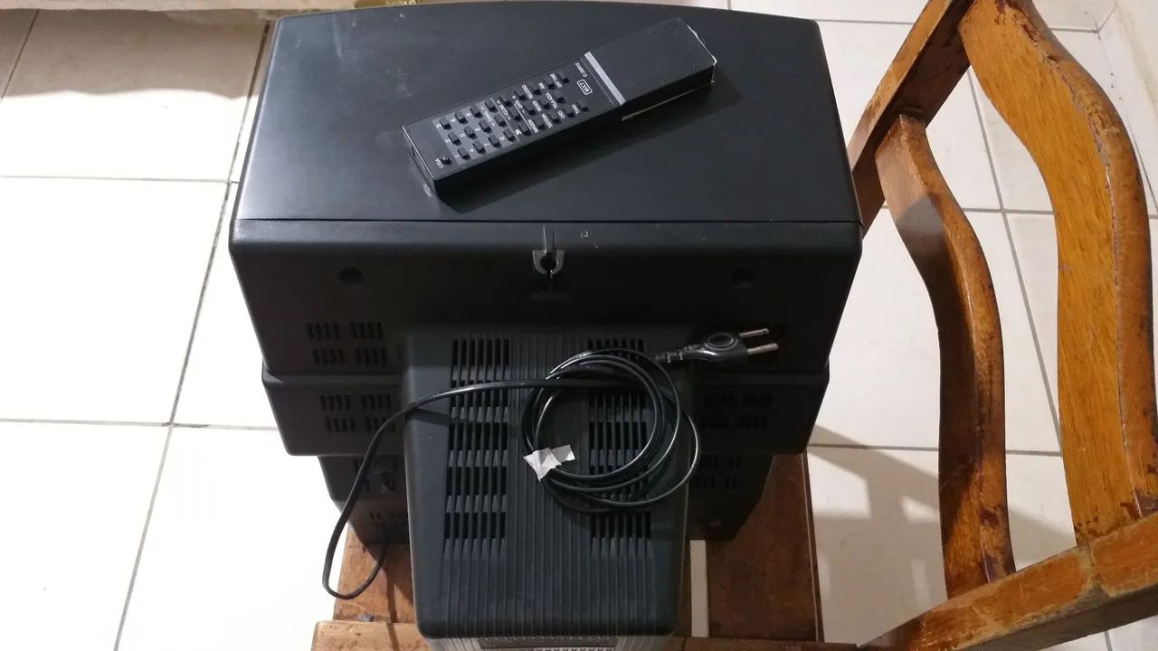 Televisão Sharp 14 Polegadas Tubo Retrô Vintage com controle Remoto Saída AV - Foto 4