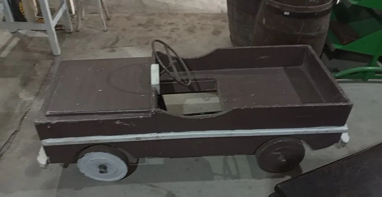 Pedalinho antigo em madeira  - Foto 2