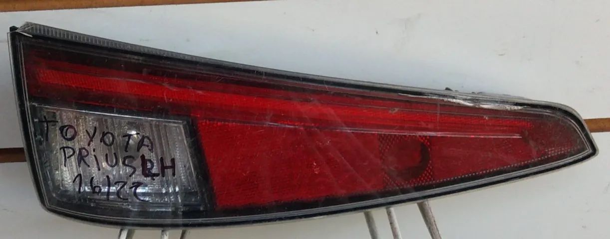 LANTERNA TOYOTA PRIUS 16/22 LH