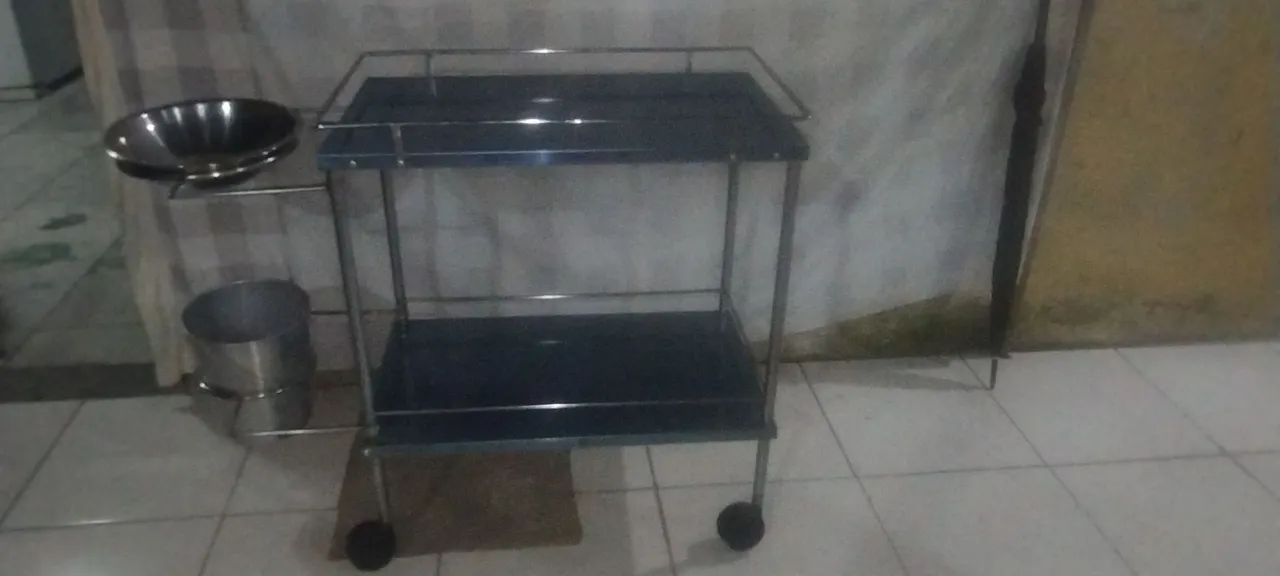 CARRINHO DE CURATIVO E HIGIENE EM INOX