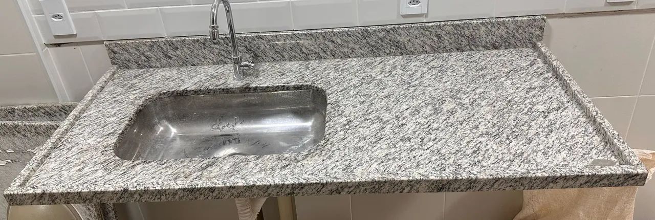 Pia e bancada de mármore 