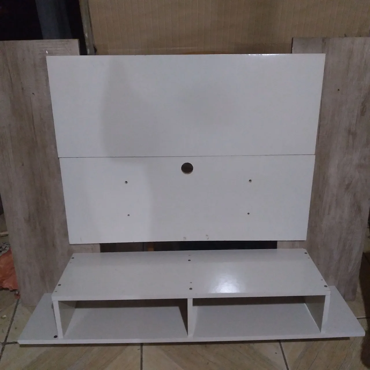 Painel para TV Suspenso Branco para Sala