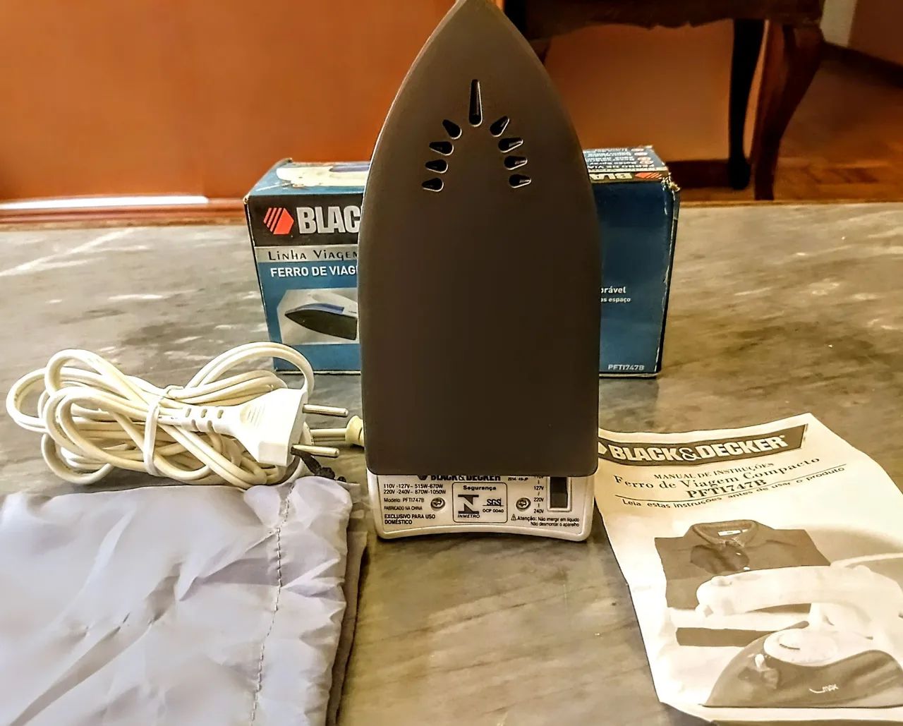 Ferro de passar roupas portátil para viagens Black& Decker  - Foto 4