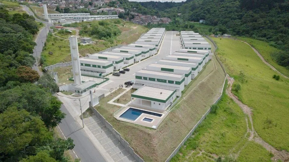 Sobrado para aluguel e venda no RESIDENCIAL CONQUISTA CLUBE tem 52 metros quadrados com 2