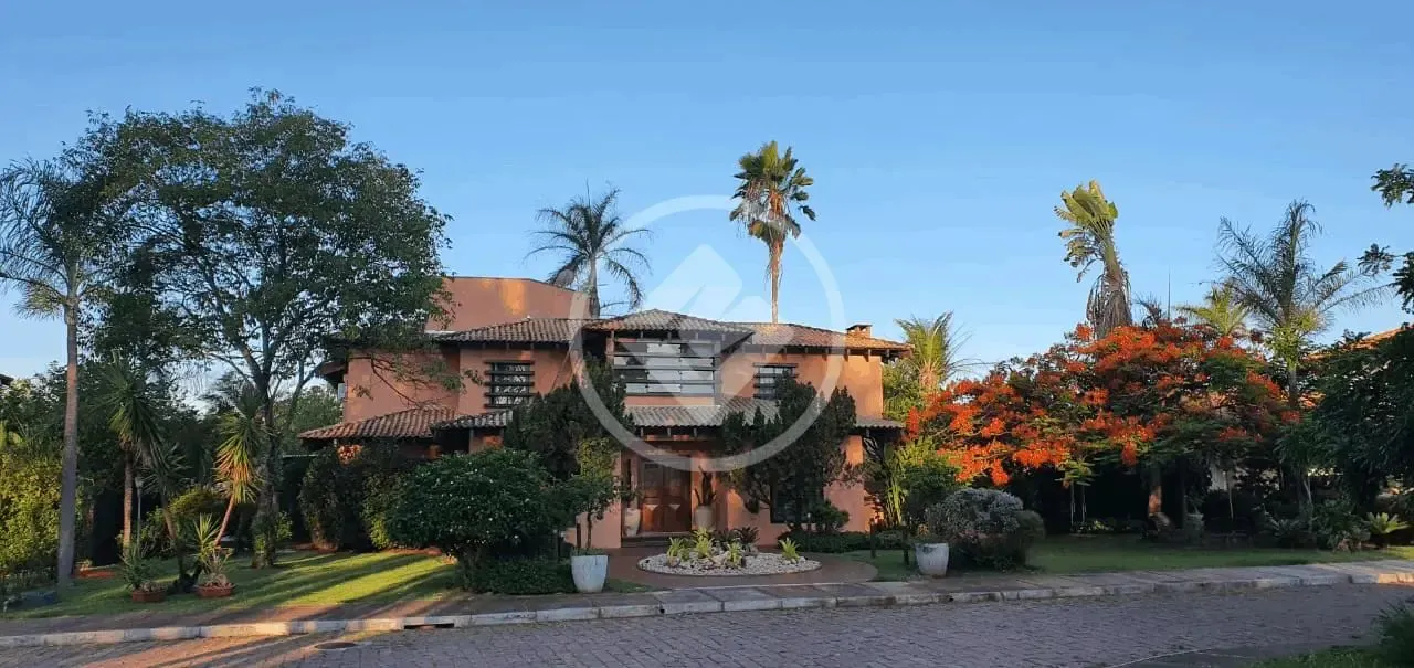 Casa de Condomínio Granville Três Quartos sendo Três Suítes com Planejados Bairro Ribeirão