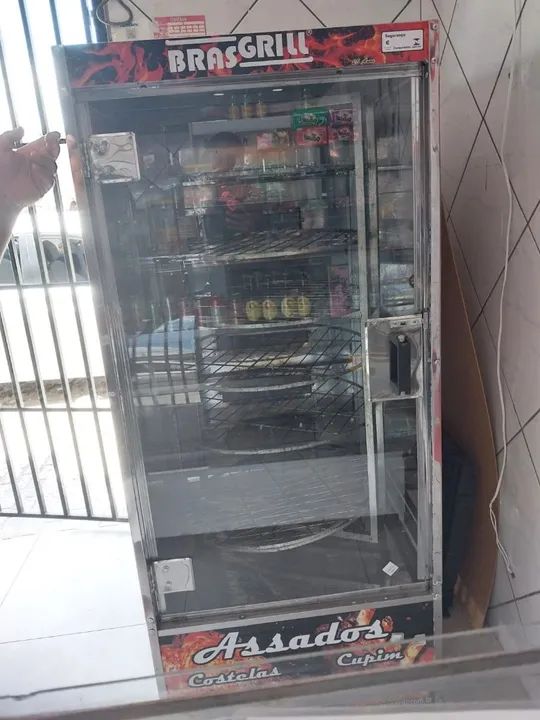 Máquina de Assar frango semi nova 