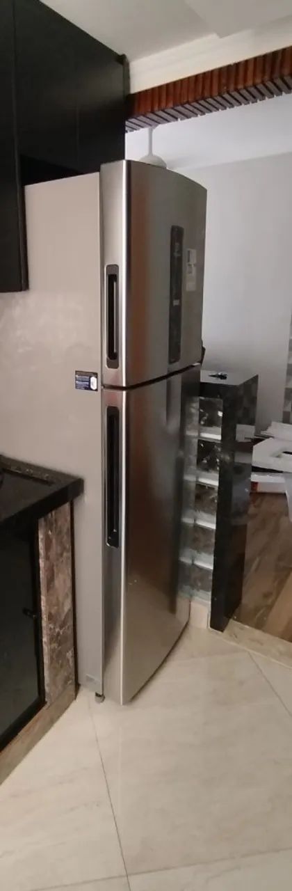 Geladeira Electrolux Frost Free inverter  - Foto 2