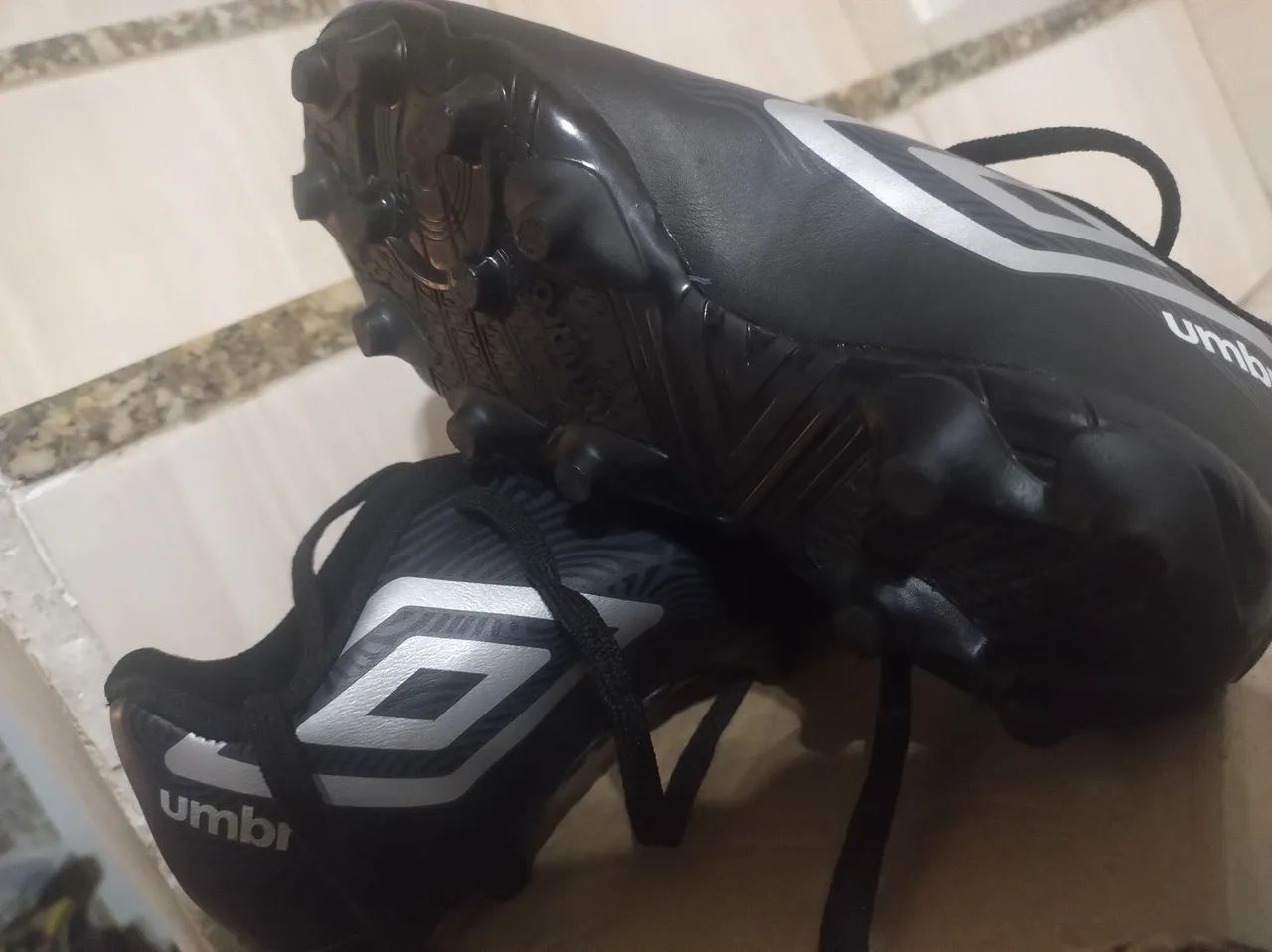 Chuteiras Umbro Infantil - Tamanho 31