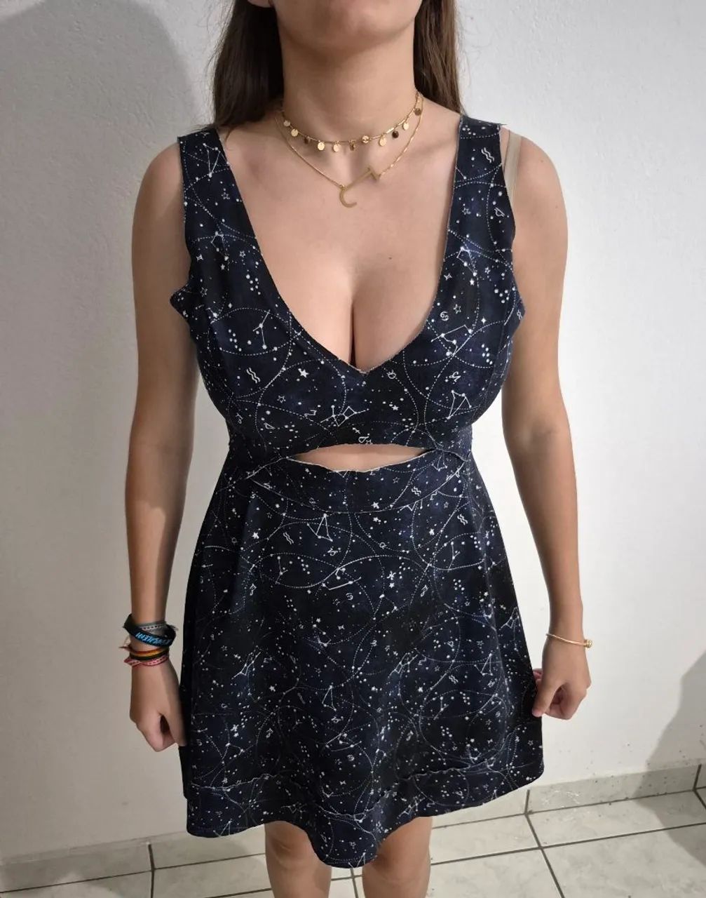 Vestido com estampa de constelação/signos