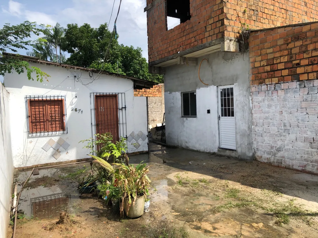 Vendo casa com kitnets 