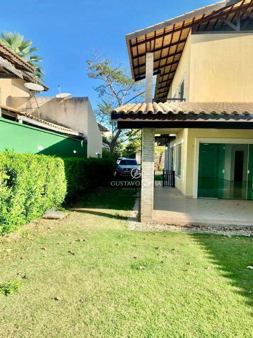 Vendo Excelente Casa Duplex 310m2, 3 Suítes, 4 Vagas de Garagem, Projetado, Deck, Quintal  - Foto 3