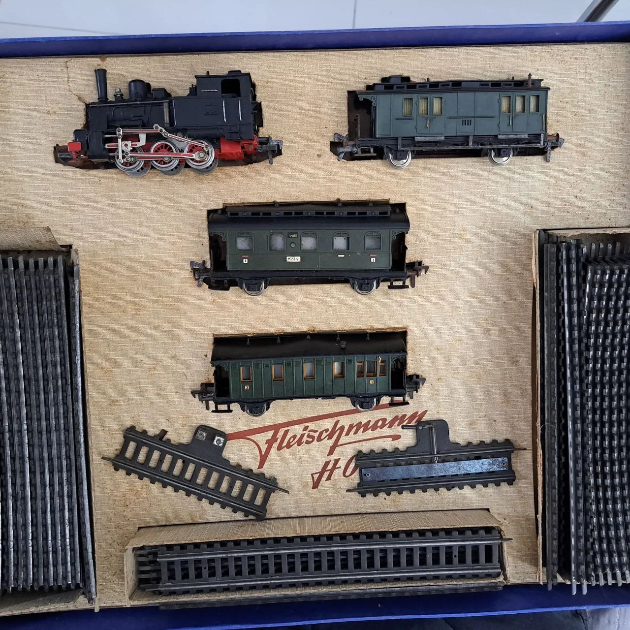 FLEISCHMANN 1950S HO SCALE TRAIN SET IN ORIGINAL BOX 1360 01 1952