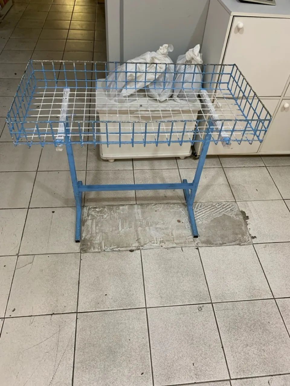 Banca Expositor - 1,00x0,50m - Foto 2
