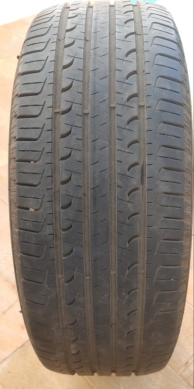 1 Pneu Goodyear 215/55 R17