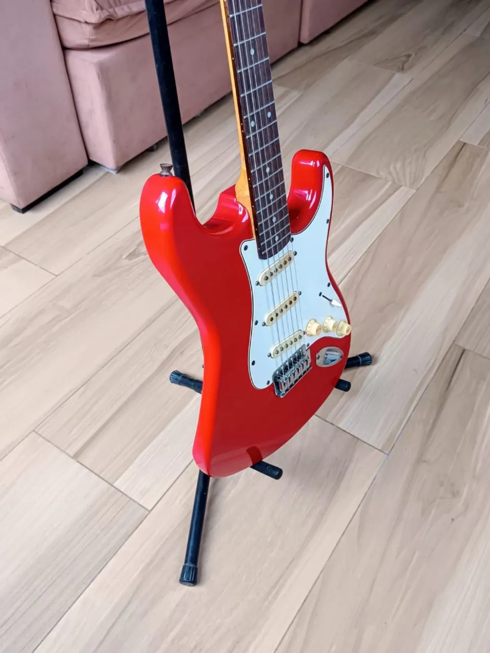 Guitarra Elétrica Vermelha