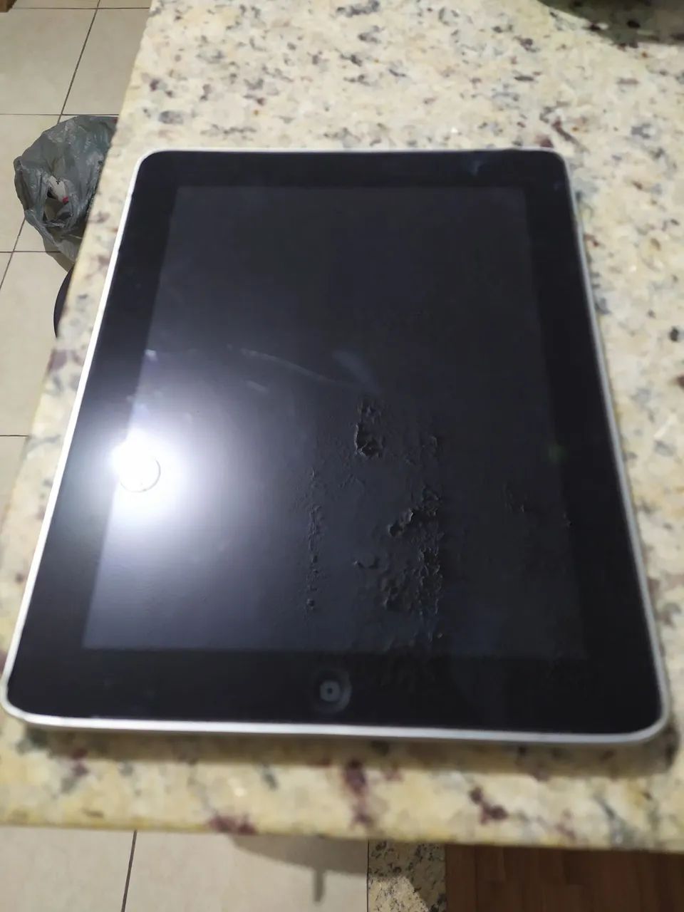 iPad Apple 16GB - Modelo A1219 com defeito  - Foto 3
