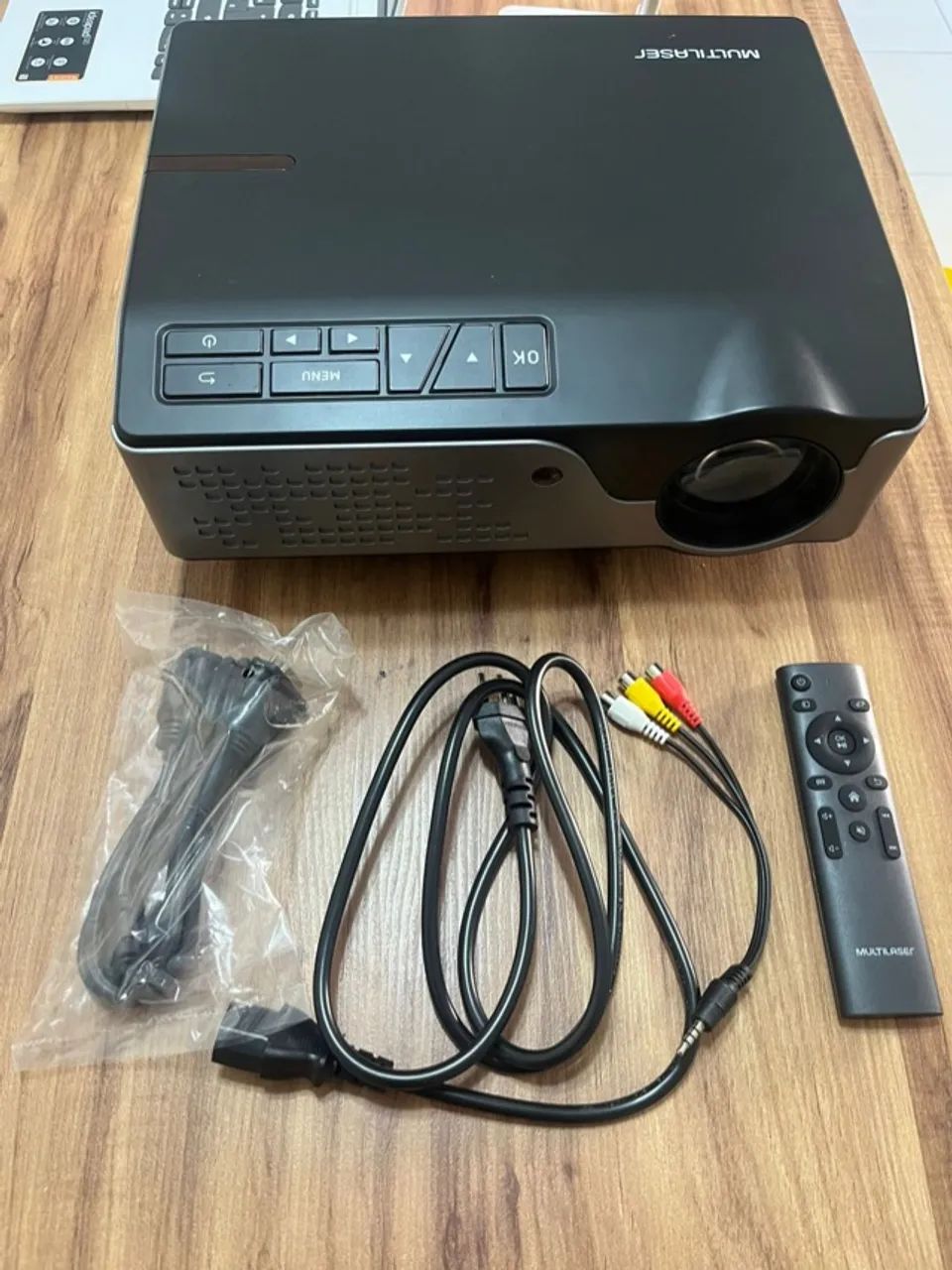 Projetor Multilaser Pj004 De 4500 Lumens Com Conexão Wi Fi Cor Preto - Foto 3