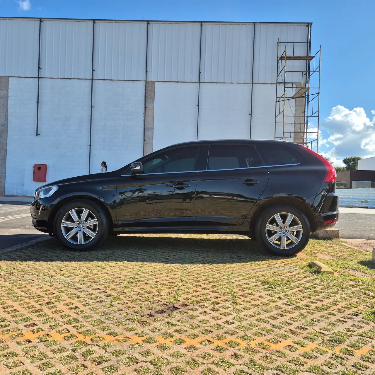 Volvo XC60 T5 KINETIC 2.0 245cv FWD 2016/2017 - Foto 4