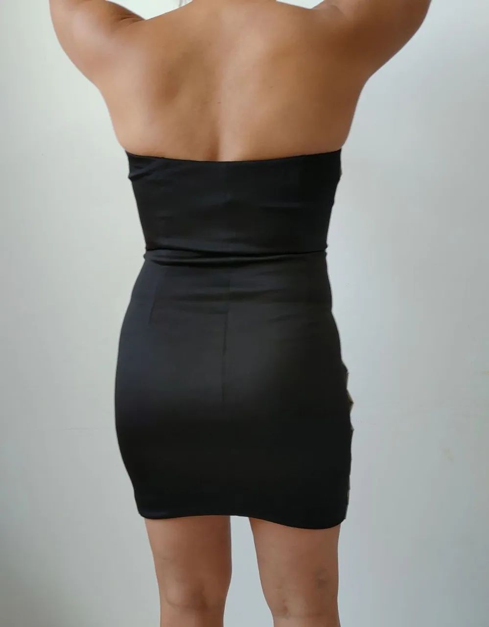 Vestido Dourado com Detalhes - Foto 4