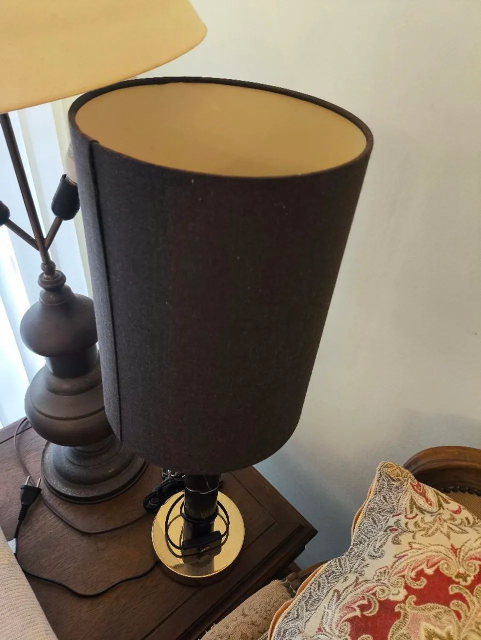 Abajur de mesa moderno com base marmoreada - Foto 3