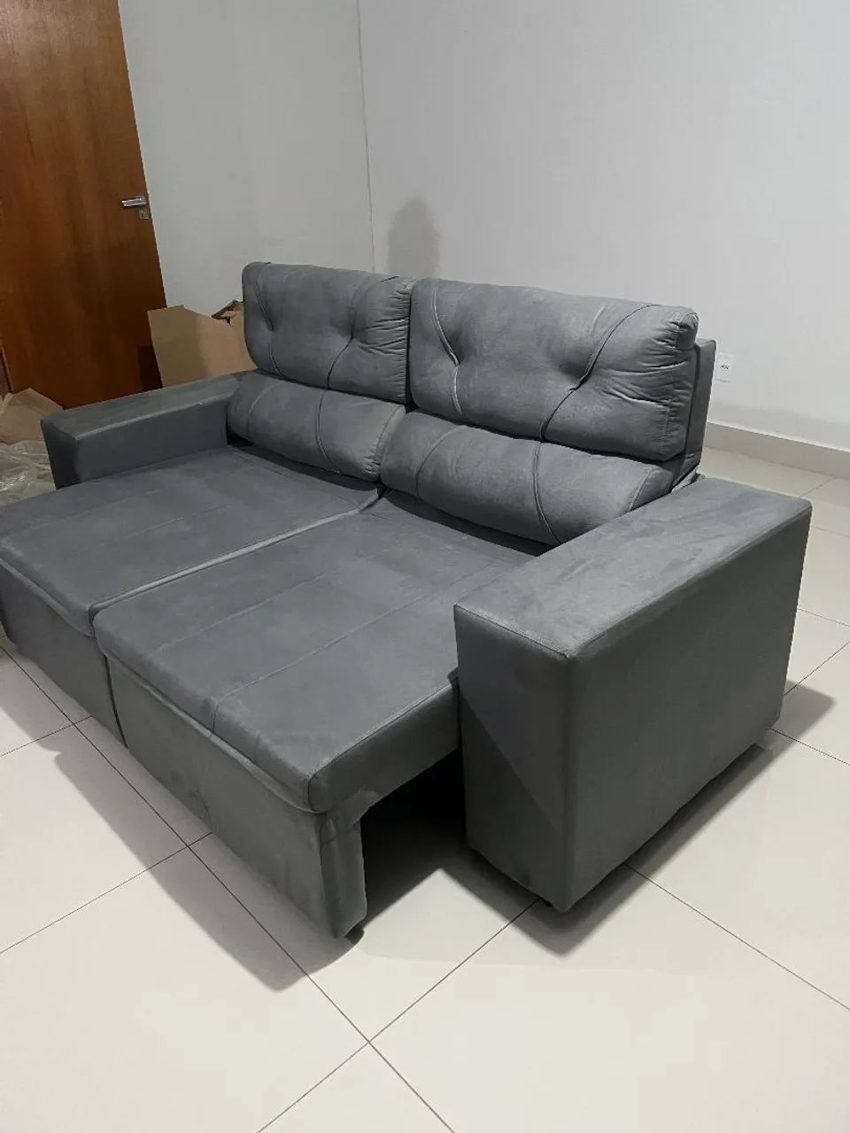 Sofá retrátil novo