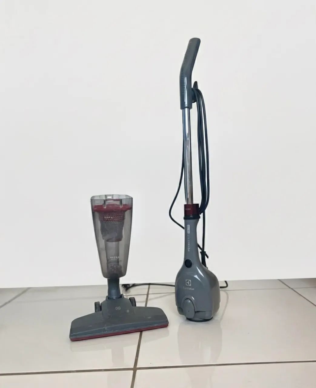 Aspirador de Pó Vertical Electrolux 2 em 1 STK15 