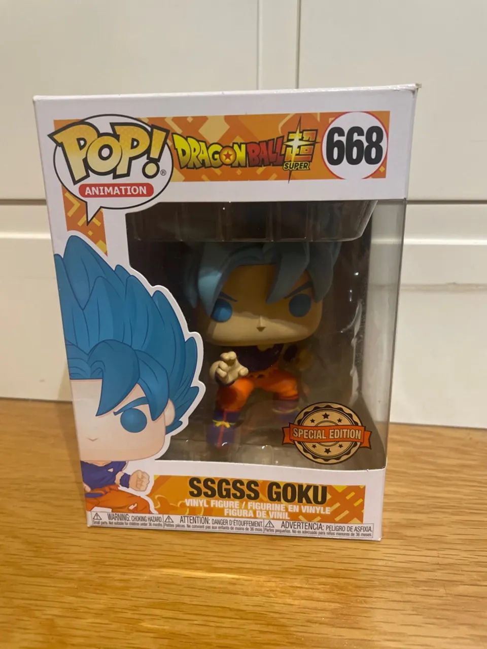 Funko Pop do Goku SSGSS com caixa