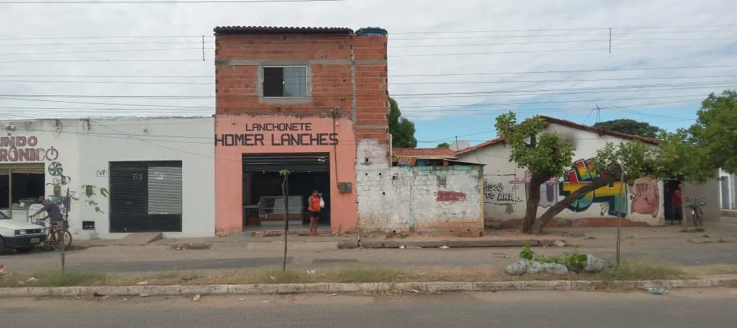 Vendo ponto e casa na avenida principal do parque Brasil 1