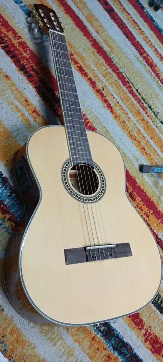 Violão Quest Americano Nylon com captador Fishman 