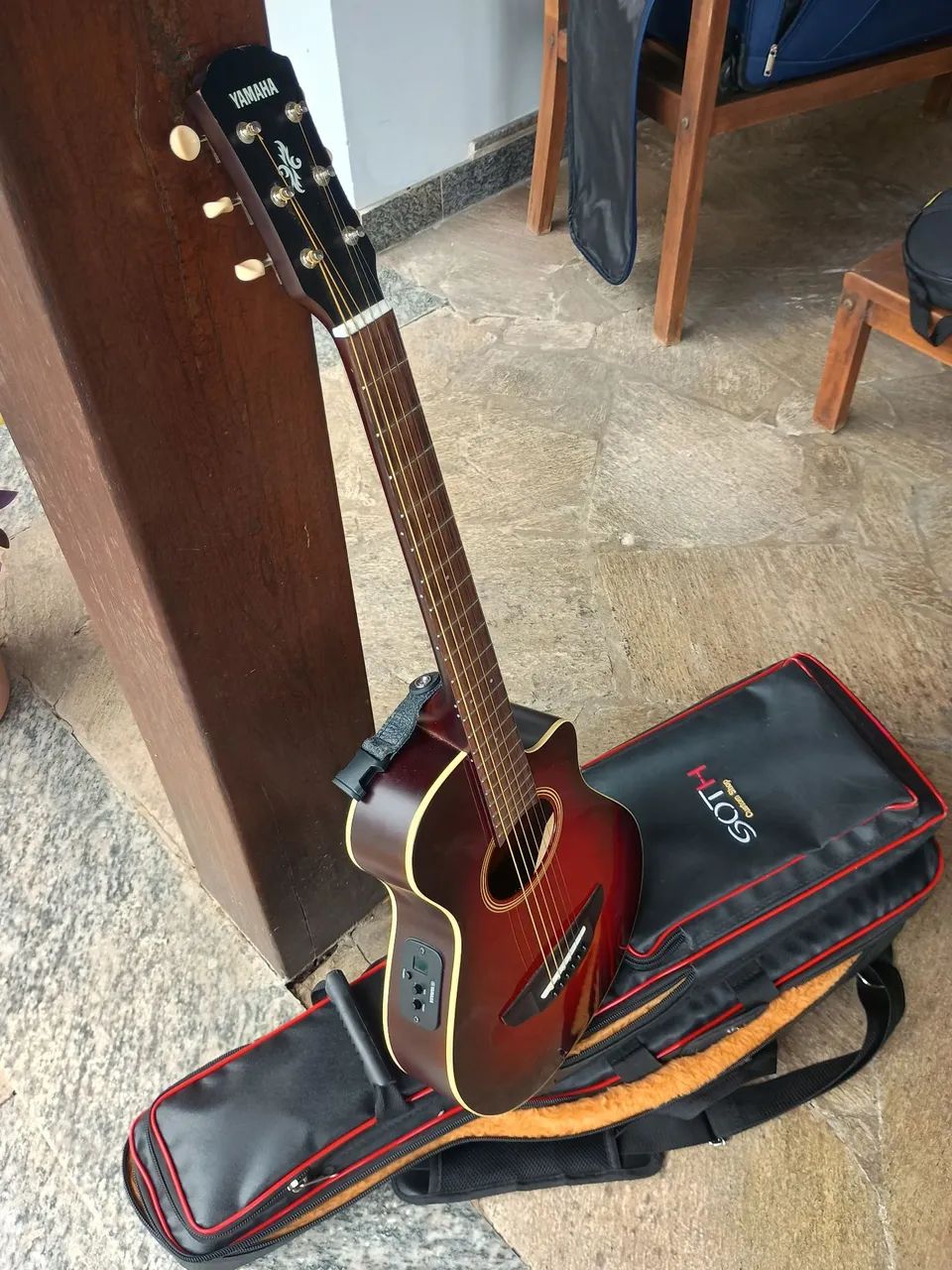 Violão Yamaha Apxt2 com case Soth Custom e correia