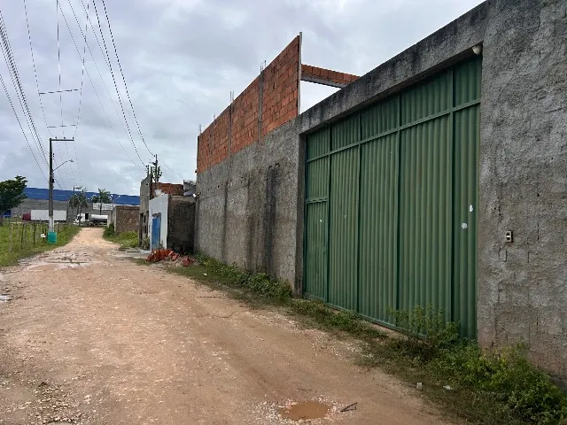 Terreno com construção no bairro Santa Maria 