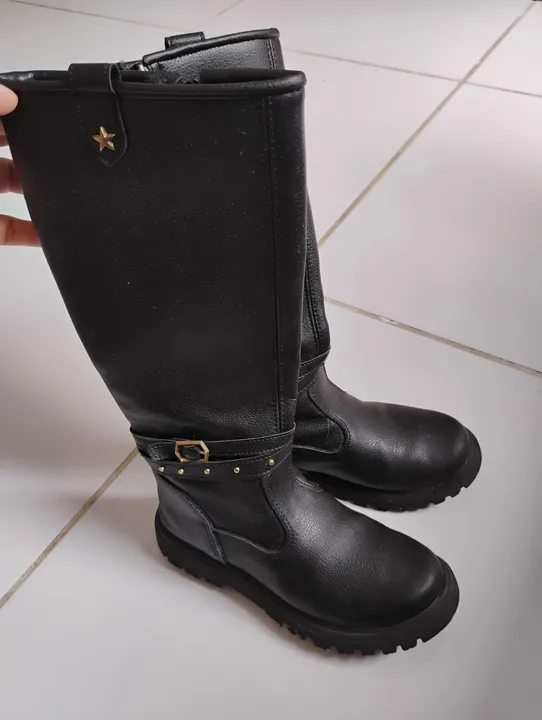 Botas pretas infantis - Tamanho 30