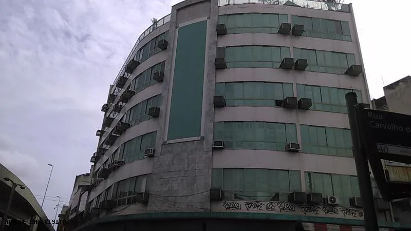 Salas comerciais em prédio Madureira