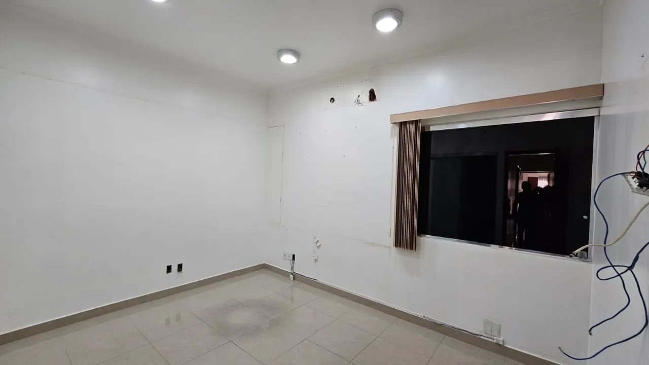Casa com recepção ampla, sala de reunião. - Foto 5