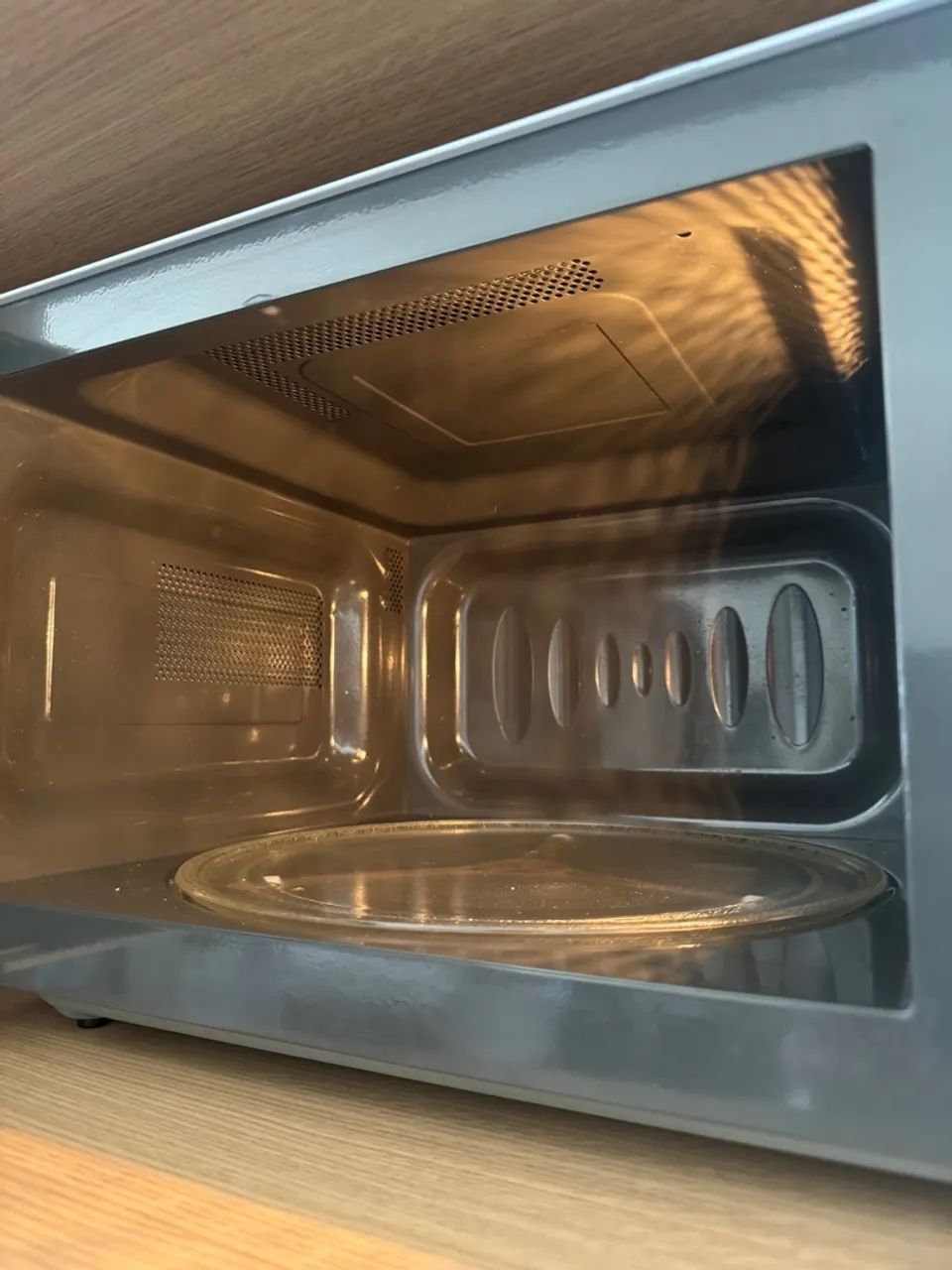 Micro-ondas LG EasyClean 127V - Foto 4